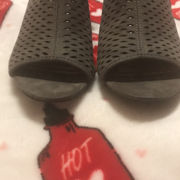 Style & Co Heels Suede like Material Dark Gray Open Toe 3”heel Zip back … - Picture 8 of 11